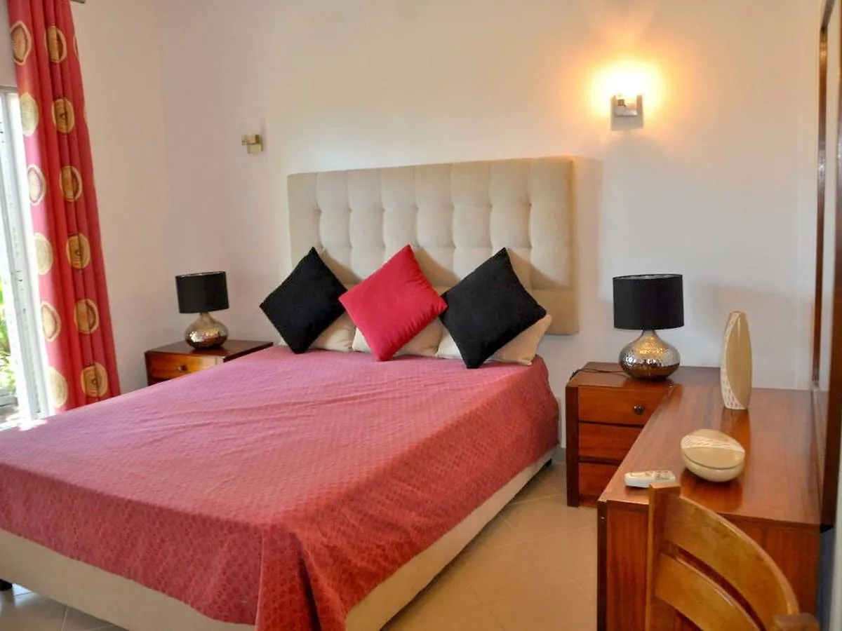 Charming Villa In Vilamoura With Private Pool